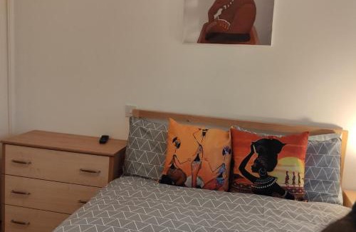 Colchester Apartment | Apartment - Sleeps 4 - Parking - WiFi