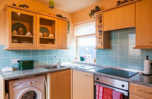 Guisborough House | Apartment - Sleeps 4 - Pet Friendly - Balcony