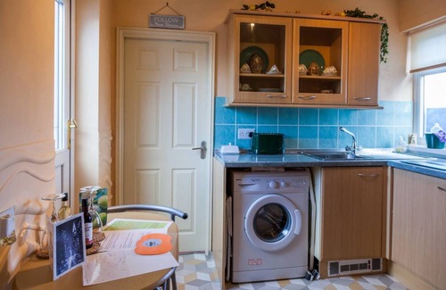 Guisborough House | Apartment - Sleeps 4 - Pet Friendly - Balcony