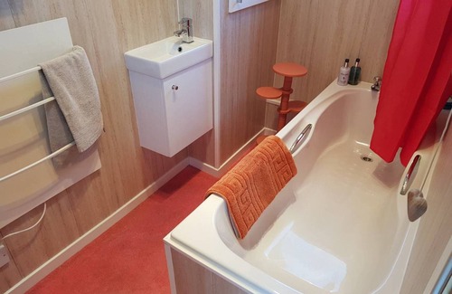 Guisborough House | Apartment - Sleeps 4 - Pet Friendly - Balcony