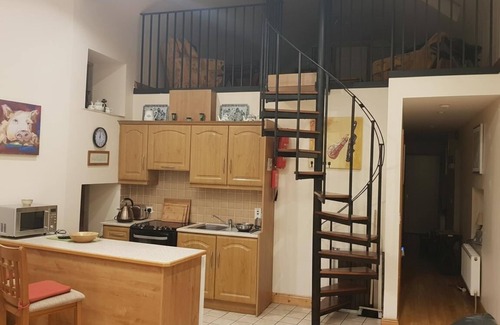 Banagher Apartment | Apartment Sleeps 7 with Mezzanine