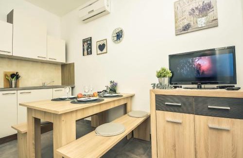 Karlobag Apartment | Apartment Snježana-4 by Interhome