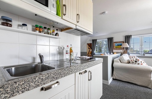 Pellworm Apartment | Apartment 'Südost' with Shared Terrace, Private Garden and Wi-Fi