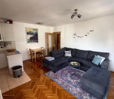 Canton 10 Apartment | Apartment Sunny day