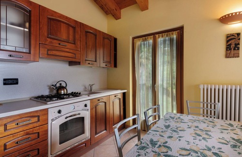 Argegno Apartment | Apartment "Tivano" close to the Lake with Wi-Fi, Terrace & Garden