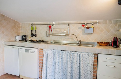 Grosseto Apartment | Apartment 'Tramonto' with Private Garden, Wi-Fi and Air Conditioning