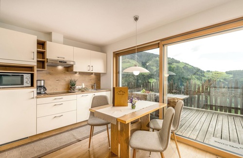 Vallarga Apartment | Apartment 'Tratterhof Apt Eidechsspitze' with Mountain View, Private Terrace and Wi-Fi