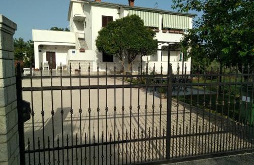 Veleniki Apartment | Apartment Vesna