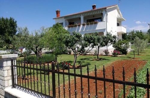 Veleniki Apartment | Apartment Vesna