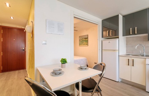 Cabo de las Huertas Apartment | Apartment 'Vistas Al Mar' with Shared Pool, Wi-Fi and Air Conditioning