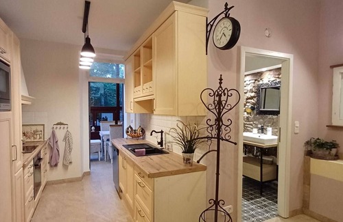 Johannisberg Apartment | Apartment 'Weinbergsblick' with Private Terrace, Private Garden and Balcony