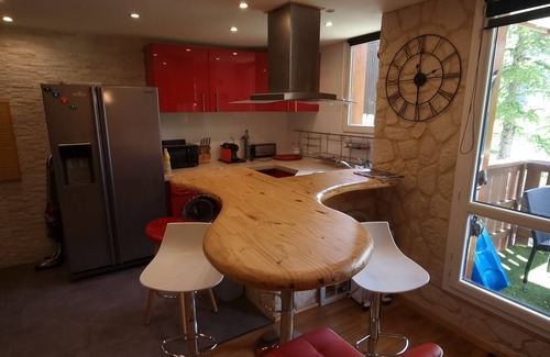 Isola Apartment | Apartment* Wifi * Spacious * Modern *4/5 Persons