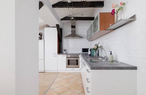 Stradom Apartment | Apartment With 2 Desks by Renters