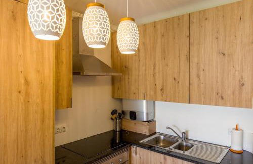 Alporchinhos Apartment | Apartment with 2 bedrooms, 2m to the beach