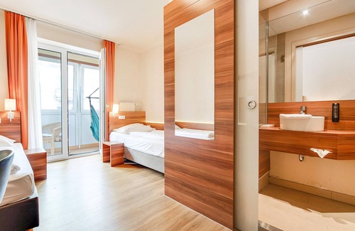 Maxglan House | Apartment with breakfast - Astoria, Hotel