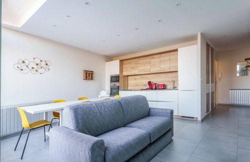 Saint-Avertin Apartment | Apartment with Cher river view, 4/6 people, south Tours + parking and terracen
