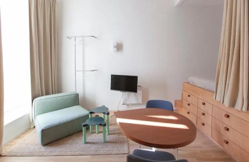 Postel Apartment | Apartment with City View in Saint-Gilles, 80 m²