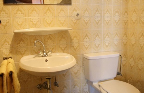 Taxenbach Apartment | Apartment with Garden, Garden Furniture, BBQ