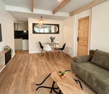 Saint Genes Apartment | Apartment with Garden 1 bedroom 3 people