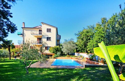 Valica Apartment | Apartment with pool Albina 3