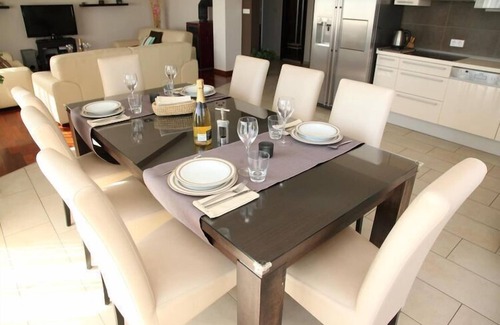 Mravince Apartment | Apartment with terrace and bath tub