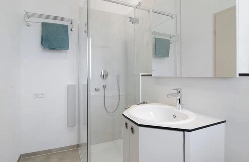 Otterswang Apartment | Apartment 'Wohnung Ahorn' with Shared Terrace, Balcony and Wi-Fi