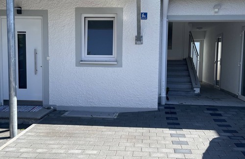 Ebersberg District Apartment | Apartment 'Wohnung Nähe München-Neu Renoviert' with Wi-Fi