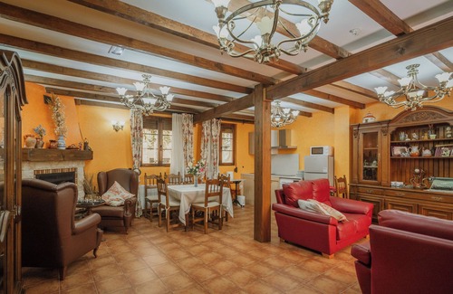 Ampudia Apartment | Apartment 'Y Corte Turismo Rural' with Wi-Fi