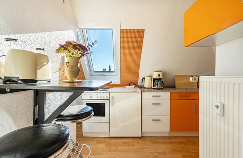 Lugau Apartment | Apartment 'Yvette's Ferienwohnung' with Shared Garden and Wi-Fi