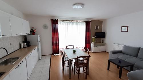 Rukavac Apartment | Apartment Zdenka-5 km from Opatija