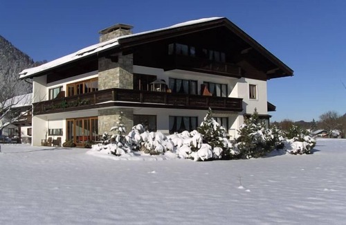 Ruhpolding Apartment | Apartment Zinnkopf 27 sqm, south-east balcony or terrace, kitchenette, WLAN, 1 living/bedroom.