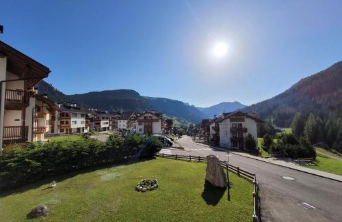 Livinallongo del Col di Lana Apartment | Apartments Alpenroyal Arabba - Check-in at Garni Royal