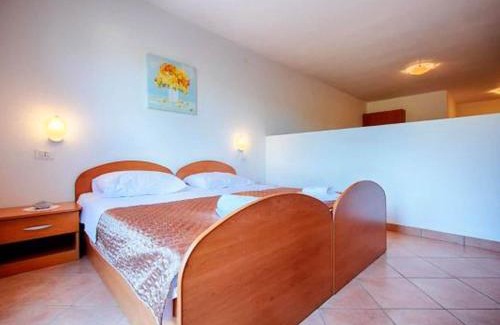 Pasadur Apartment | Apartments Bruna Lastovo-One Bedroom Apartment with Balcony and Sea View-Vanilija