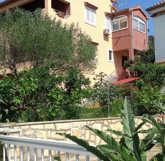 Molat Apartment | Apartments by the sea Brgulje, Molat - 6250