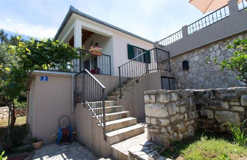 Cove Donja Krusica (Donje selo) Apartment | Apartments by the sea Cove Donja Kruscica - Donja Krusica, Solta - 12418