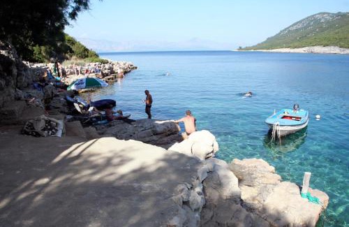Pokrivenik Apartment | Apartments by the sea Cove Zarace - Gdinj, Hvar - 4598