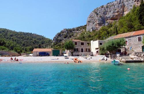 Pokrivenik Apartment | Apartments by the sea Cove Pokrivenik, Hvar - 10427