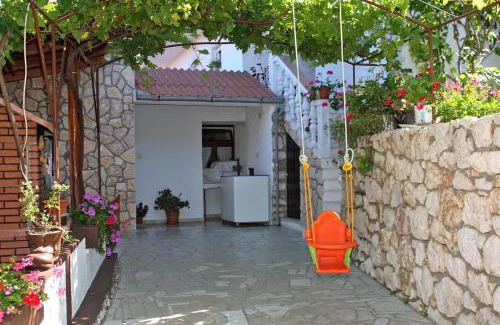 Kampor Apartment | Apartments by the sea Kampor, Rab - 5056