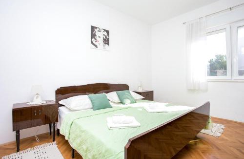 Kastel Stafilic Apartment | Apartments by the sea Kastel Stafilic, Kastela - 21145