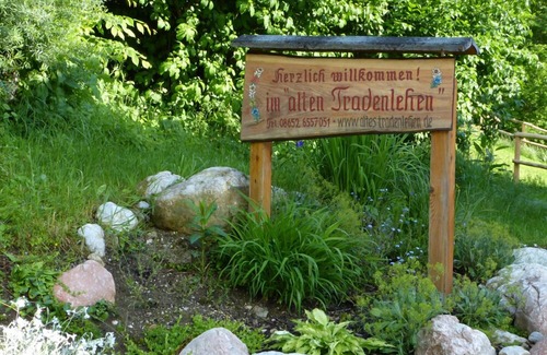 Schwob Apartment | Apartments 'Altes Tradenlehen' Nestled between mountains and alpine pastures.