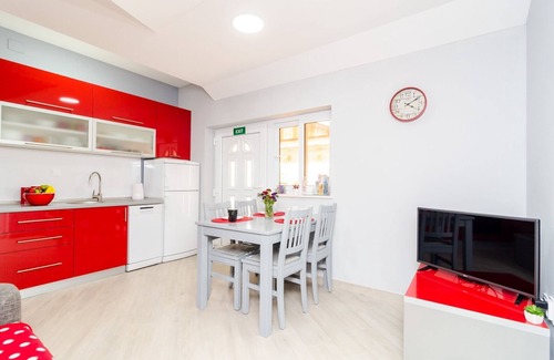Banici Apartment | Apartments Donita - Comfort Two Bedroom Apartment with Balcony and Sea View