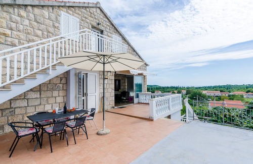 Cilipi Apartment | Apartments Dubrovnik Airport - Two Bedroom Apartment with Shared Terrace