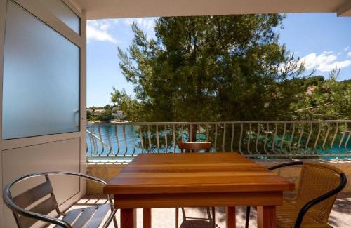 Cove Basina (Jelsa) Apartment | Apartments Ivo