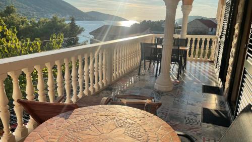 Grebastica Apartment | Apartments Karmela