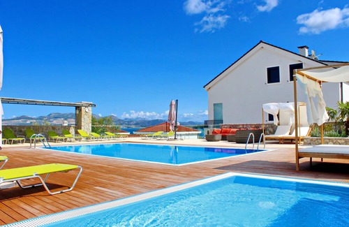 Drace Apartment | Apartments Kula - Comfort One Bedroom Apartment with Balcony and Sea View-A3