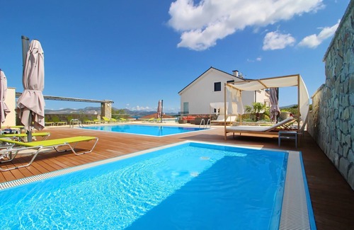 Drace Apartment | Apartments Kula - One-Bedroom Apartment with Terrace and Sea View-A2