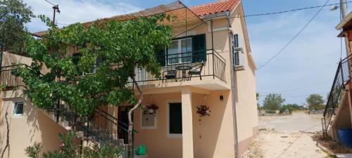 Lozovac Apartment | Apartments Lucky
