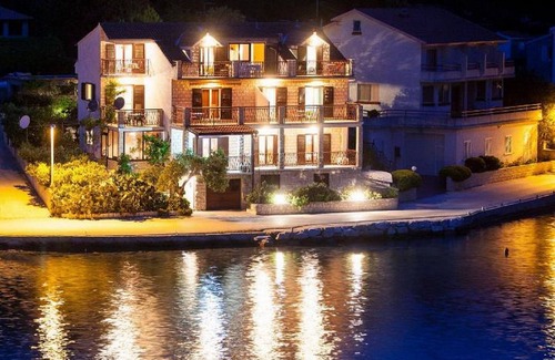 Pasadur Apartment | Apartments Malo Lago - One-Bedroom Apartment with Balcony and Sea View - 2nd floor (Apartment 7)