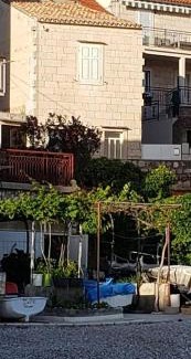 Komiza House | Apartments Miki
