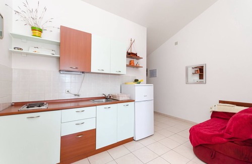 Ribarica Apartment | Apartments Mladen (61131-A2) - Karlobag